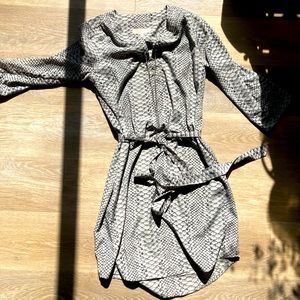 Gray snake Michael Kors sleeved belted dress sz M